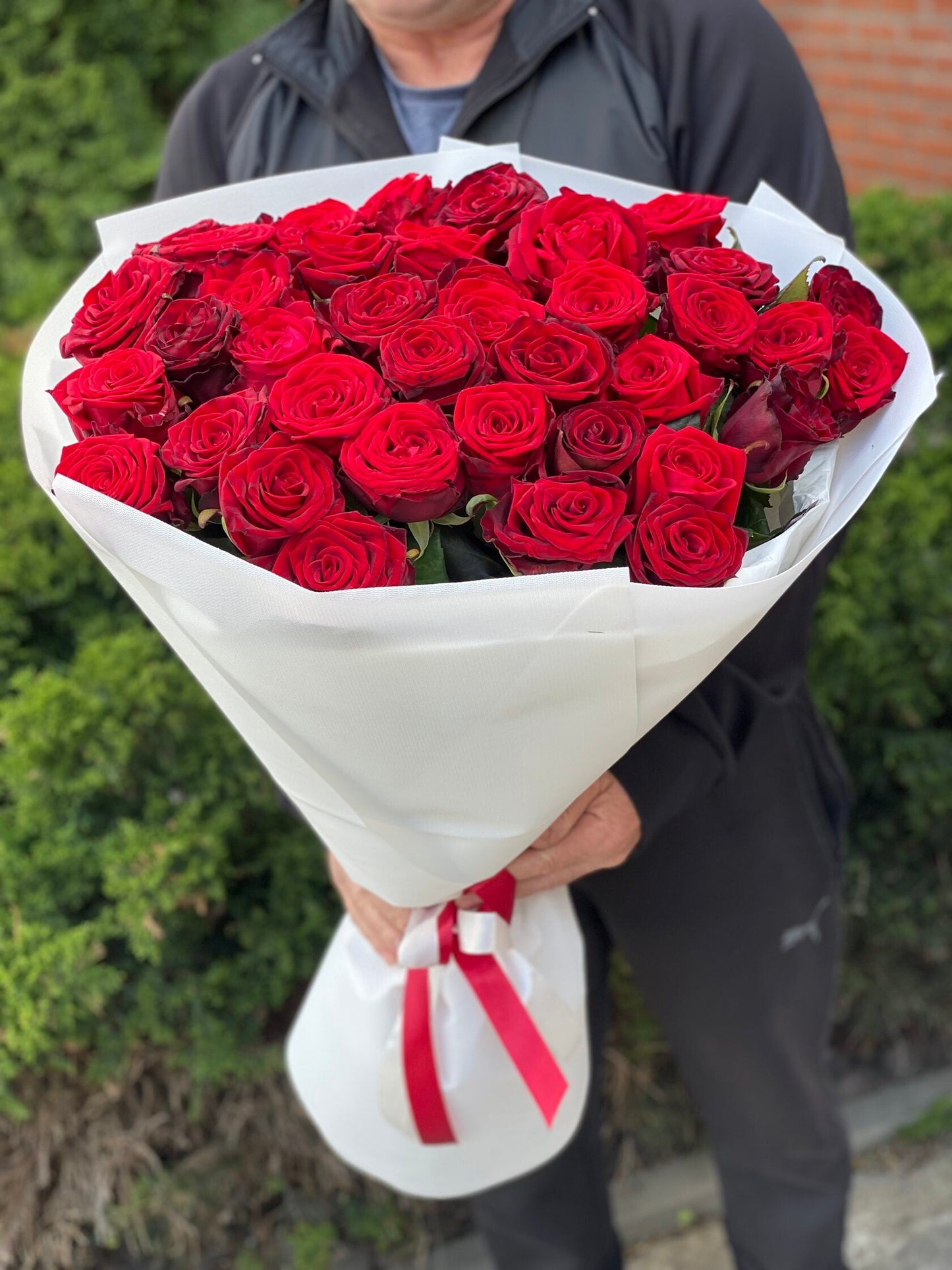 39 роз Ред Наоми