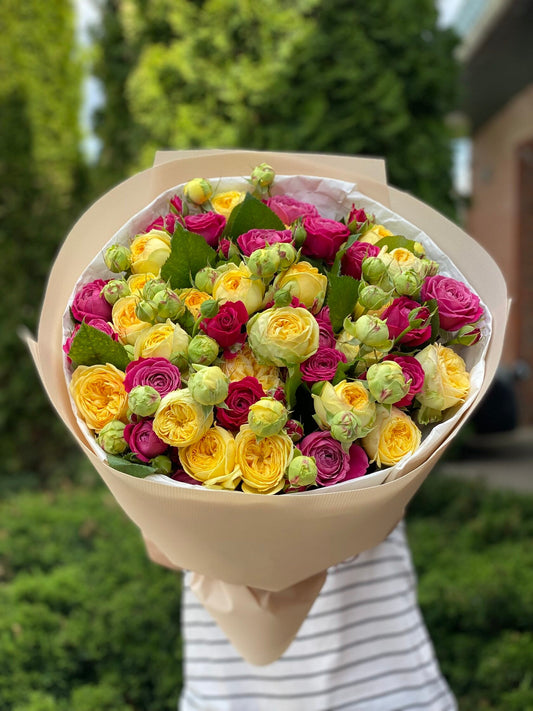 39 пионовидных роз (Majestic и Tanya)