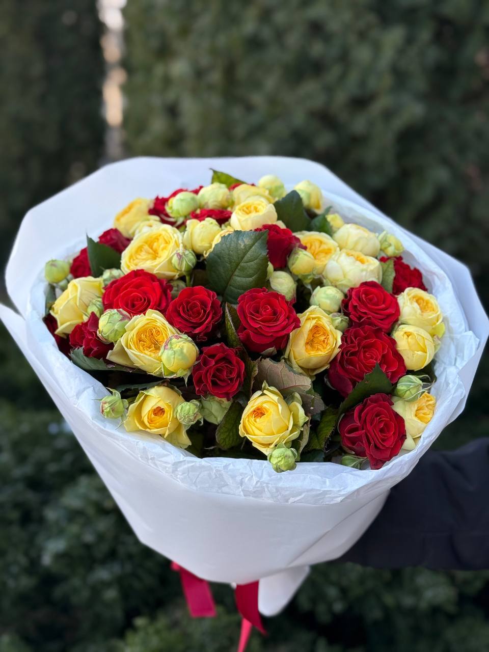 39 роз - Эль Торо и пионы