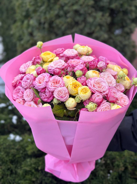 39 пионовидных роз — Pioni и Lady Bombastic