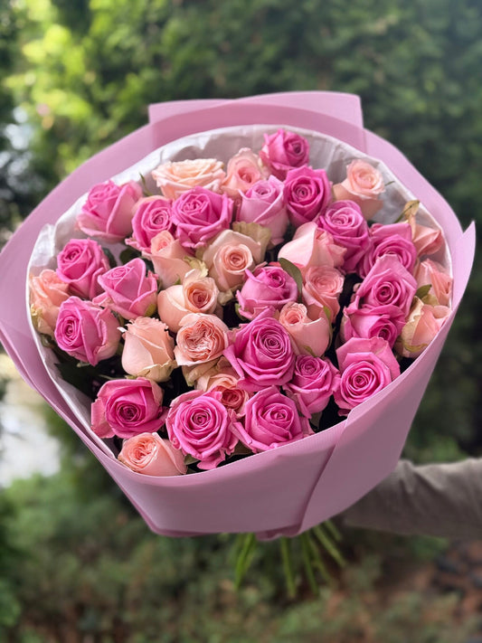 39 роз сортов Аква и Кимберли