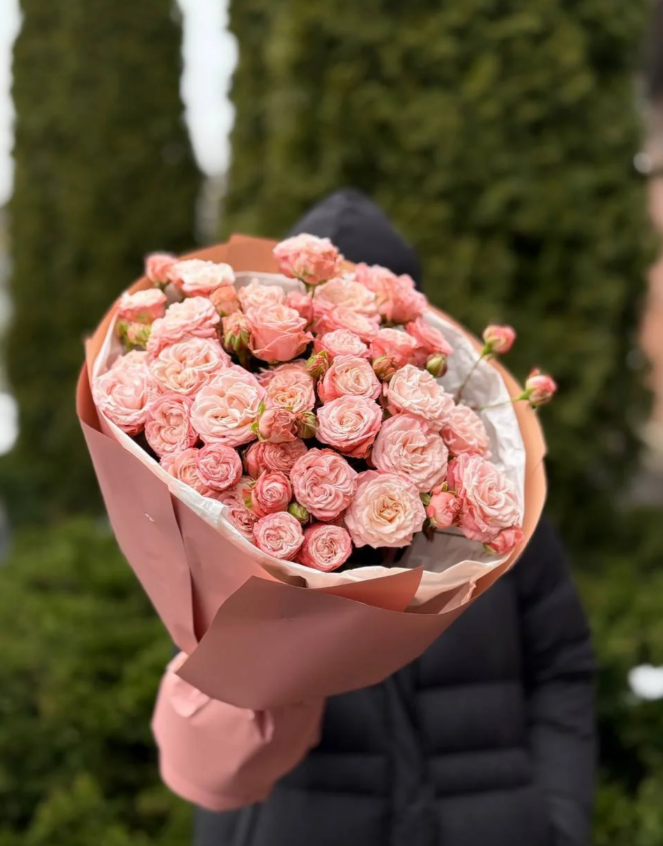 19 Strauß-Pfingstrosenrosen Sorte Madame Bombastic
