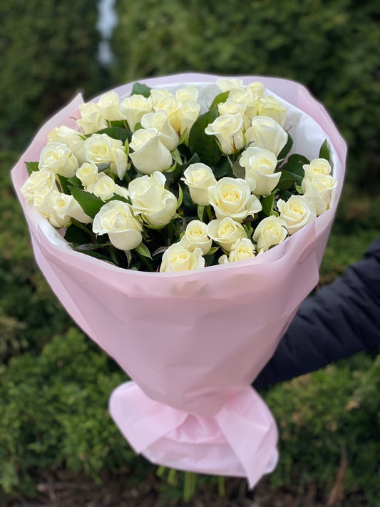 39 роз Белуга