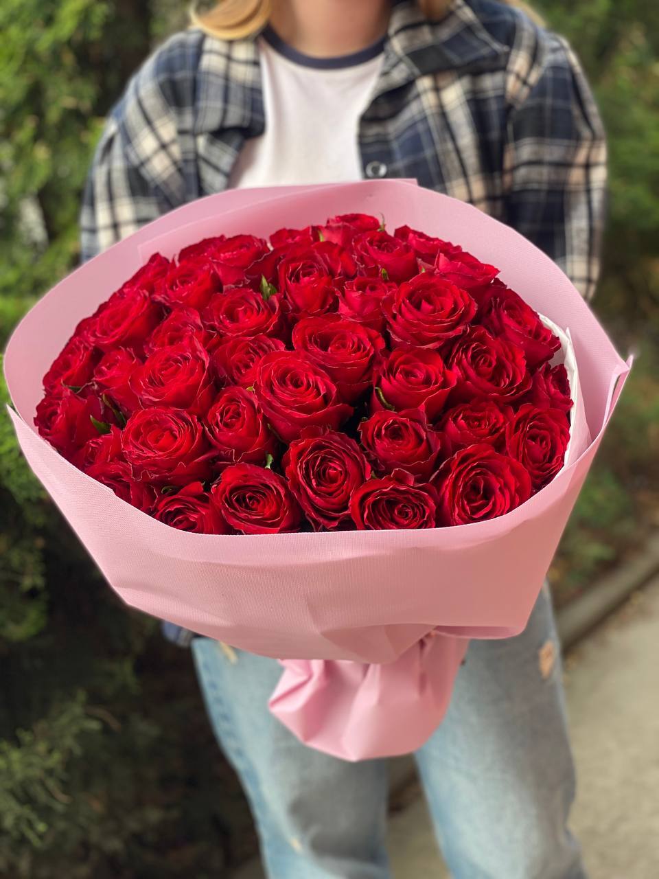 39 роз Ред Наоми