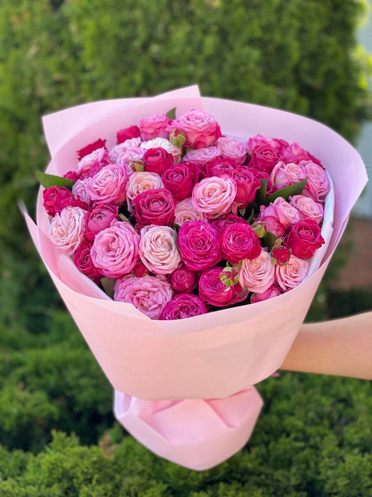 39 пионовидных роз сортов LavenderLace и Majestic