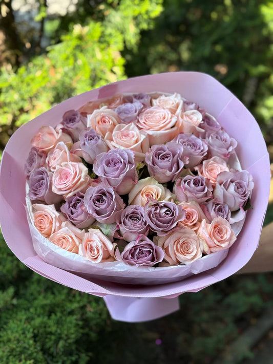 39 роз сортов Кимберли и Вайолет