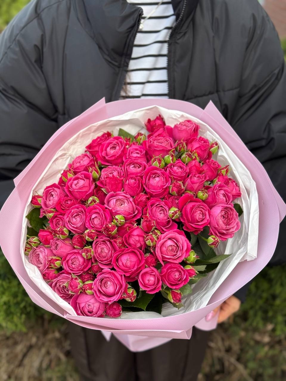 39 пионовидных роз сорта «Маджестик»