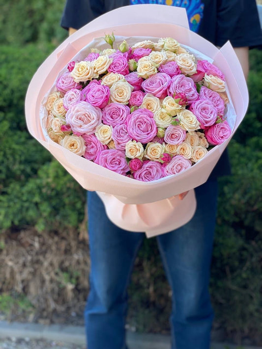 39 роз сортов Таня и Леди Бомбастик