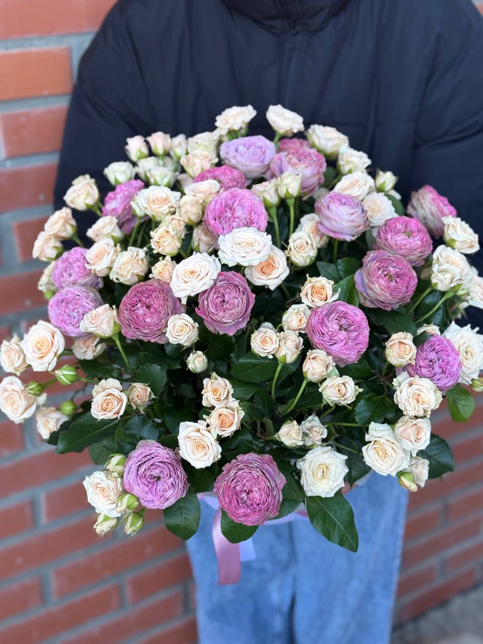 Hutschachtel Größe XL 51 Rosen (Sorte Lavendelfarben und Tanja)
