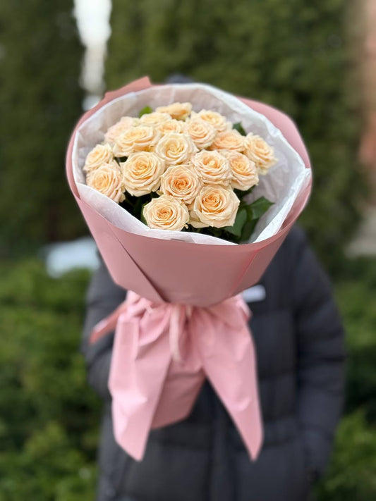 19 verzweigte pfingstrosenähnliche Rosen Sorte Tania