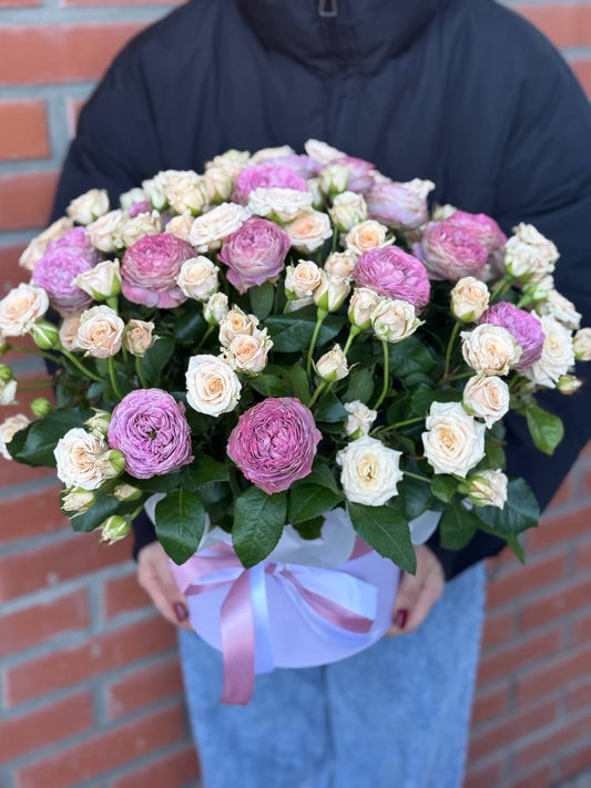 Hutschachtel Größe XL 51 Rosen (Sorte Lavendelfarben und Tanja)
