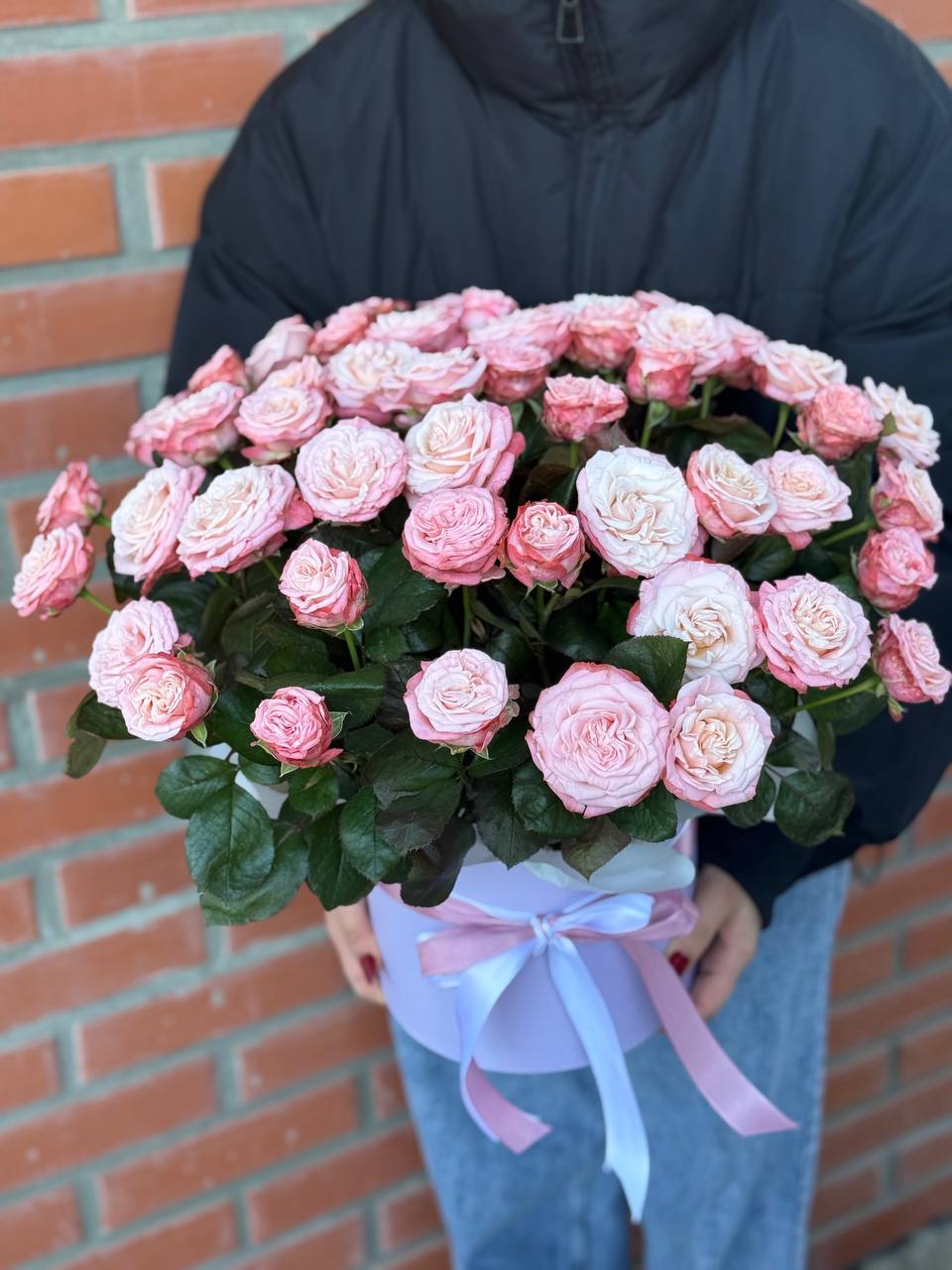 Hutschachtel Größe XL 51 Rosen (Sorte Bombastic)
