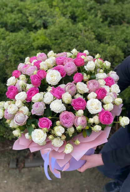 Hutschachtel Größe XL 51 Rosen (Sorte Miss Bombastic, Lavender Lace und Lavendelfarben)
