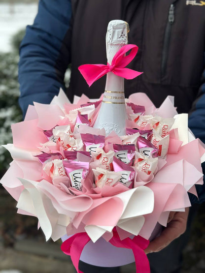 Geschenkbox Größe M (Pralinen und Festgetränk)
