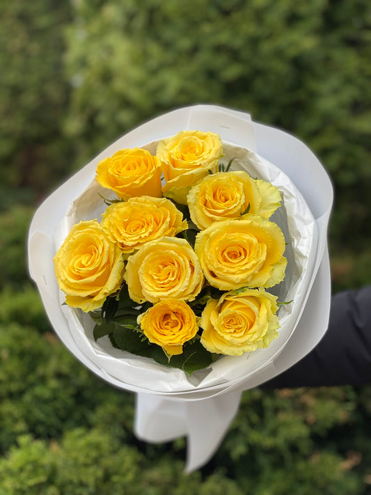 9 Rosen (Farbe Gelb) 50 cm