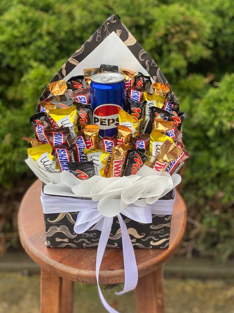 Box-Umschlag mit Pepsi und Snickers, Größe M