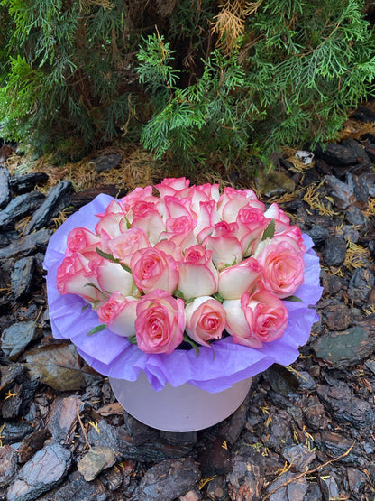 Blumen in einer Hutschachtel, Größe M, Sorte Jumilia