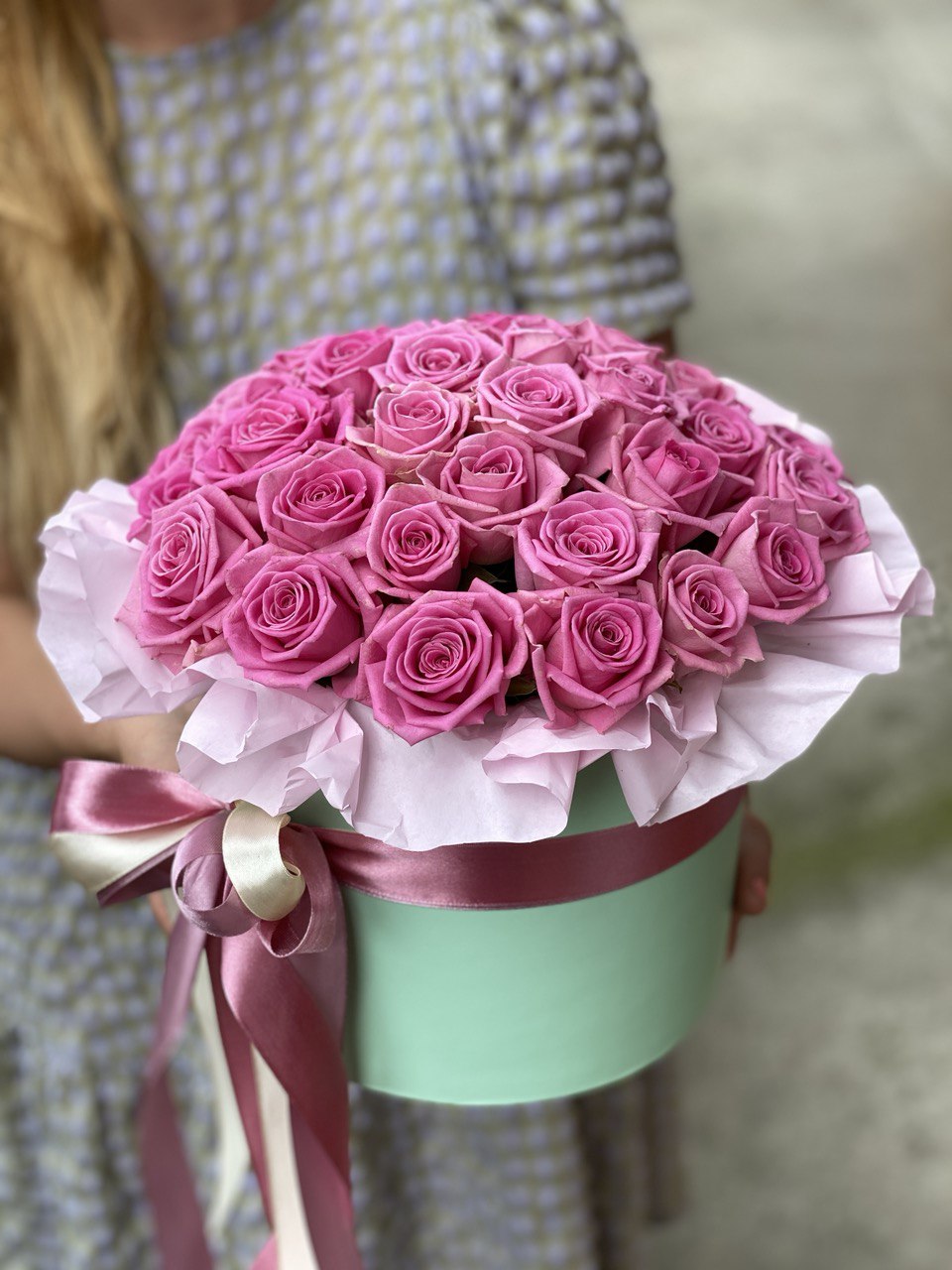 Blumen in einer Hutschachtel, Größe M, Sorte Aqua